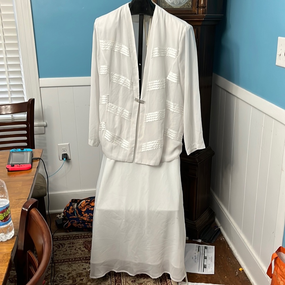 TALLY TAYLOR/CATO 22w sheer white jacket with ribbons/buttons, white skirt